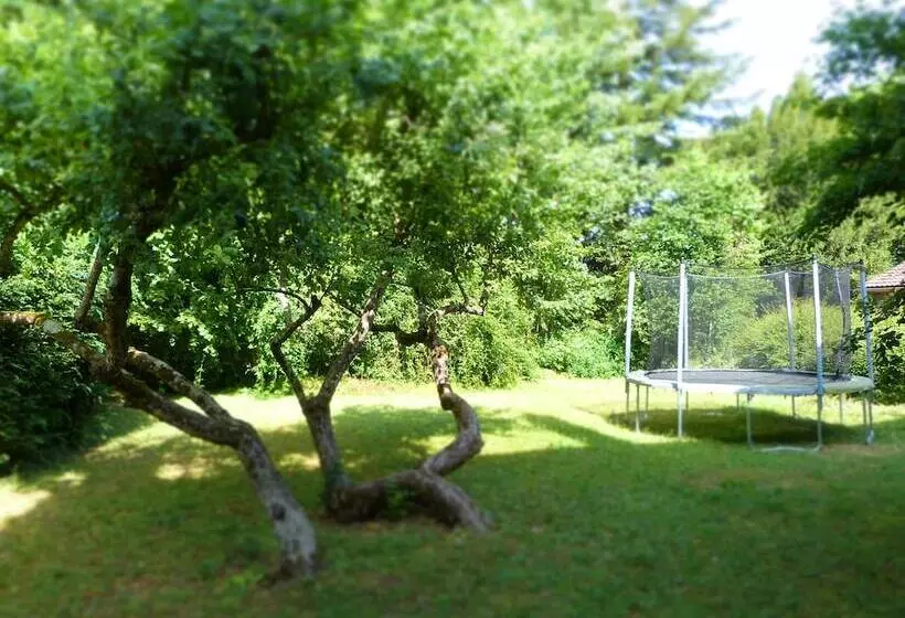 تختخواب و صبحانه La Maison Du Cremant