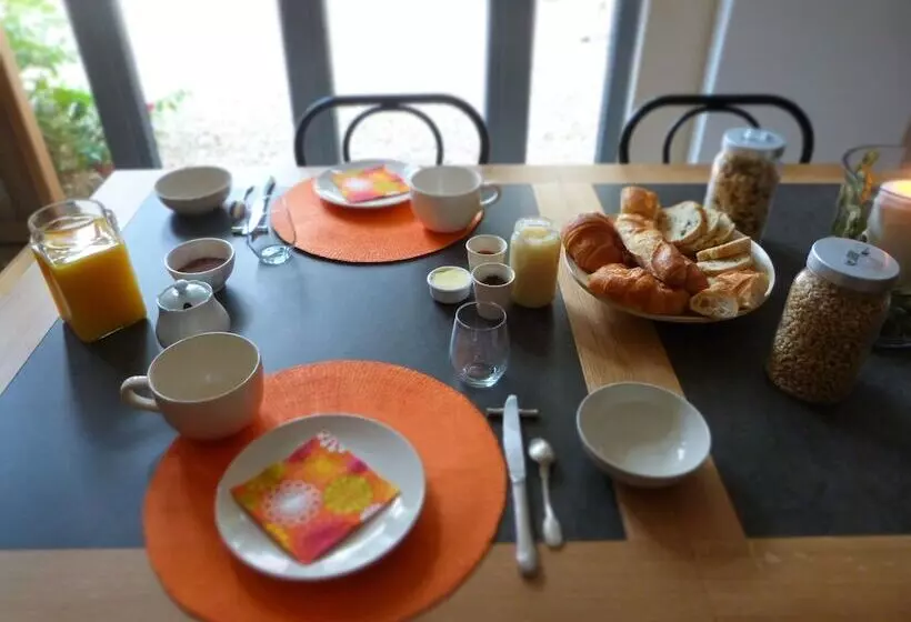 تختخواب و صبحانه La Maison Du Cremant