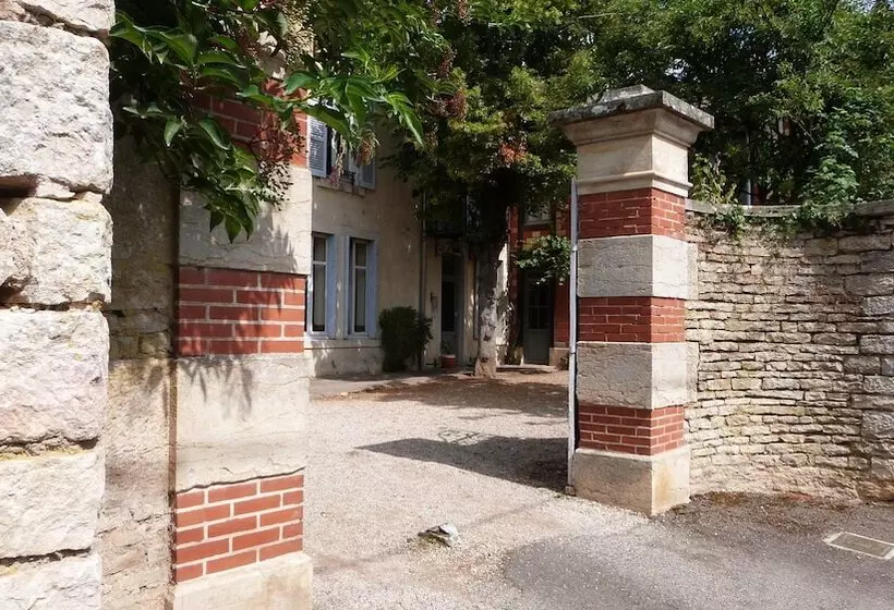 تختخواب و صبحانه La Maison Du Cremant