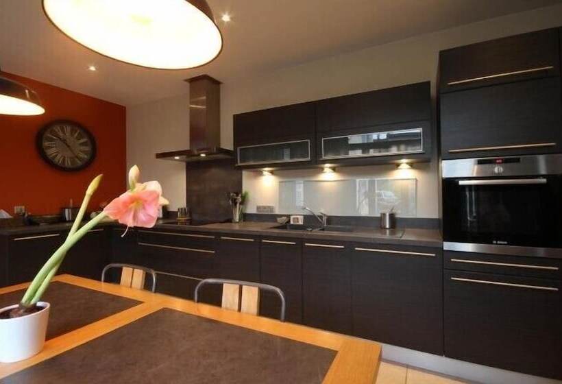 تختخواب و صبحانه La Maison Du Cremant