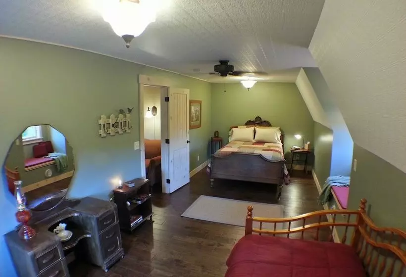 ベッドアンドブレックファースト The Oliver Acreage