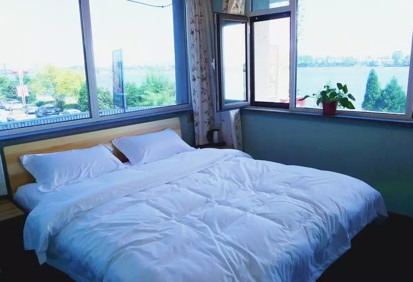 Black Tent Youth Hostel