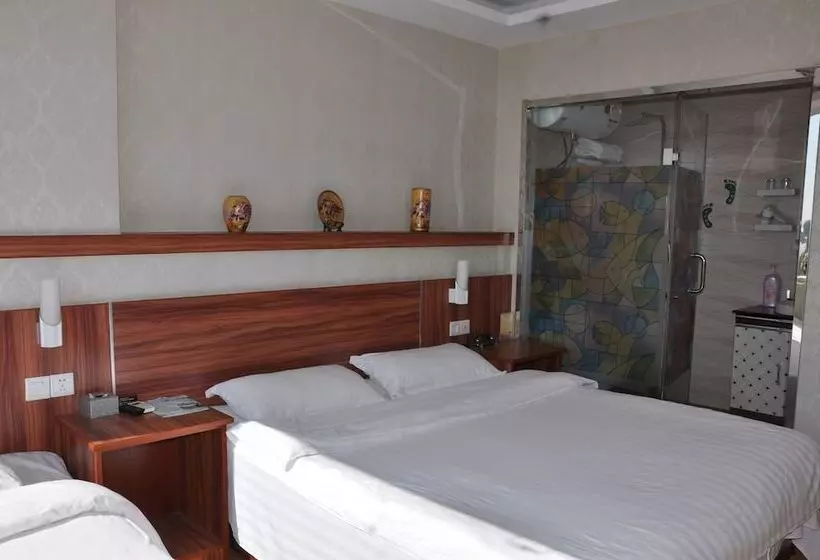 Black Tent Youth Hostel