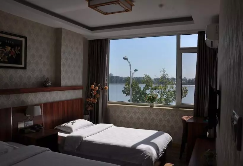 Black Tent Youth Hostel