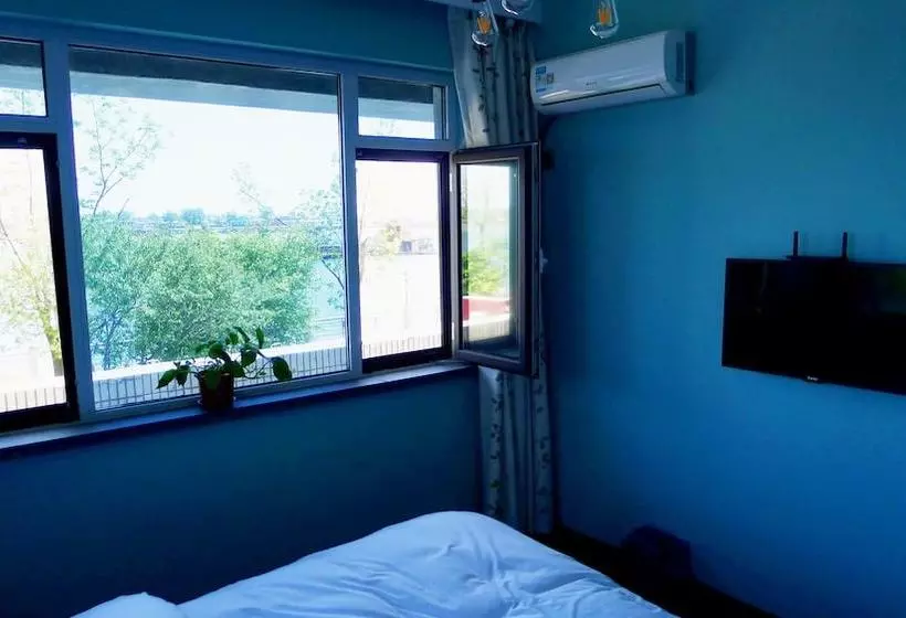 Black Tent Youth Hostel