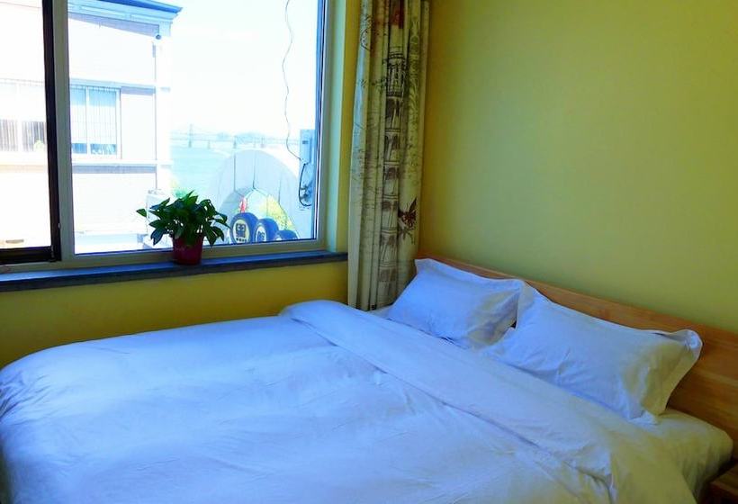 Black Tent Youth Hostel