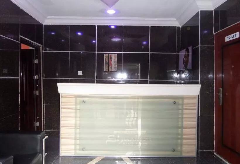 ホテル Sky Rock Luxury Apartments