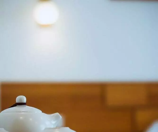 Listening To The Rain Hall Inn