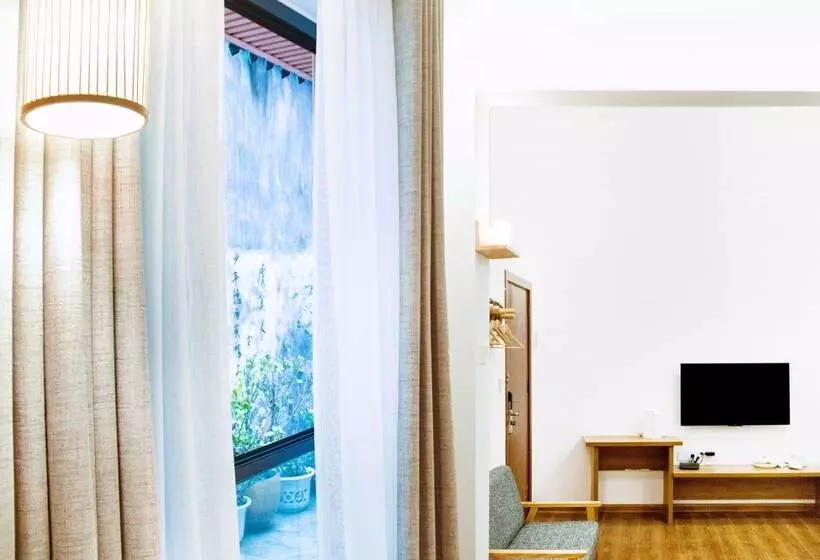 Listening To The Rain Hall Inn