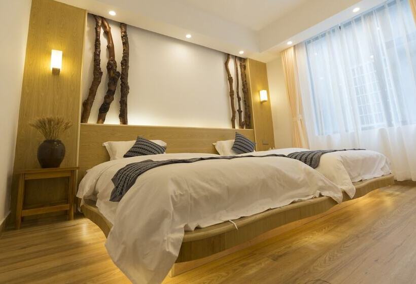 פנסיון Jiesu Renwen Guest House