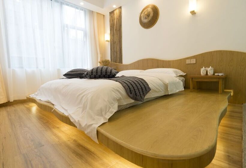 פנסיון Jiesu Renwen Guest House