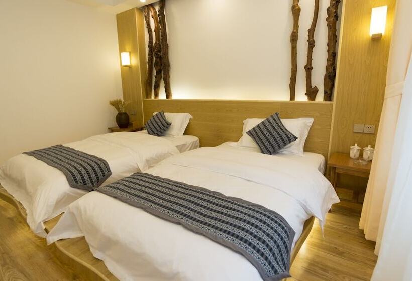 פנסיון Jiesu Renwen Guest House