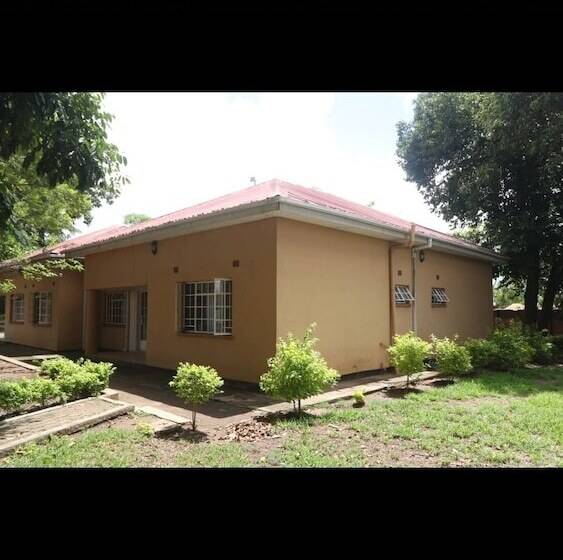 تختخواب و صبحانه Davie's Bnb