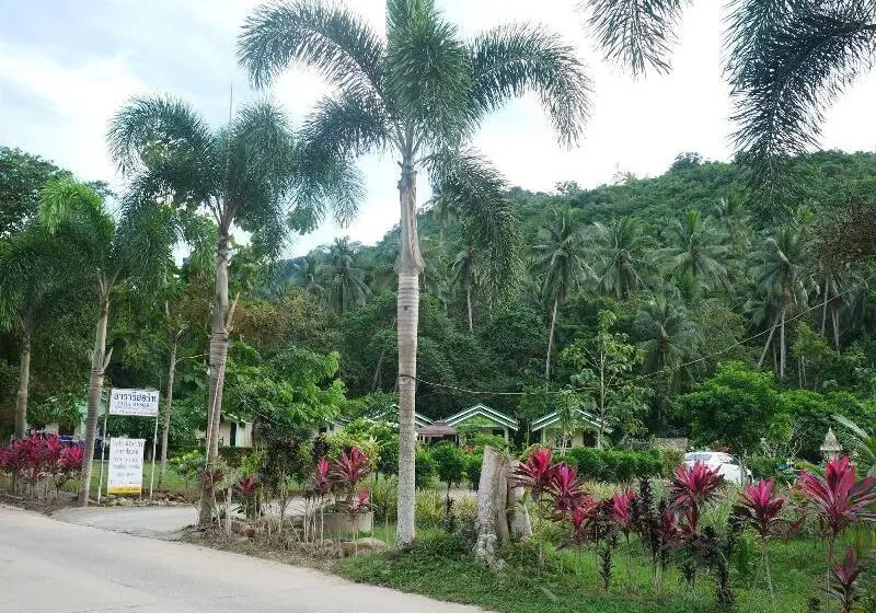 Hotelli Tara Resort Samui