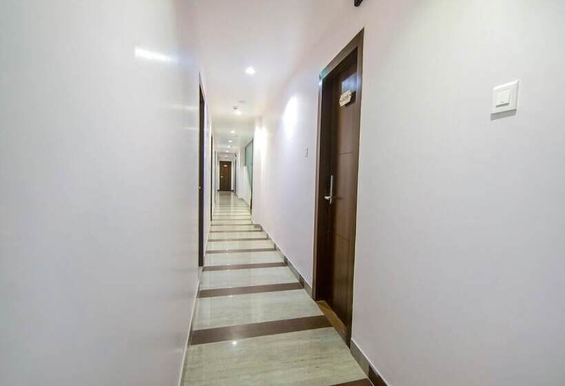 Hotel Vrinda Regency