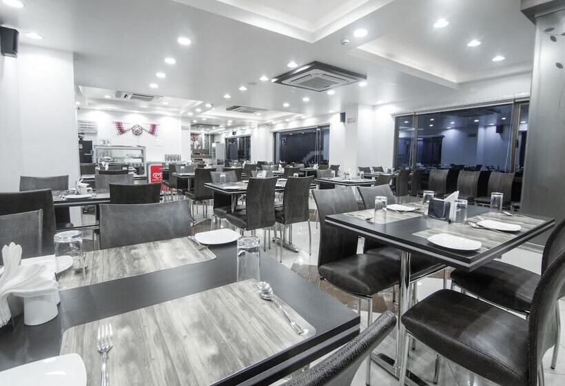 Hotel Vrinda Regency