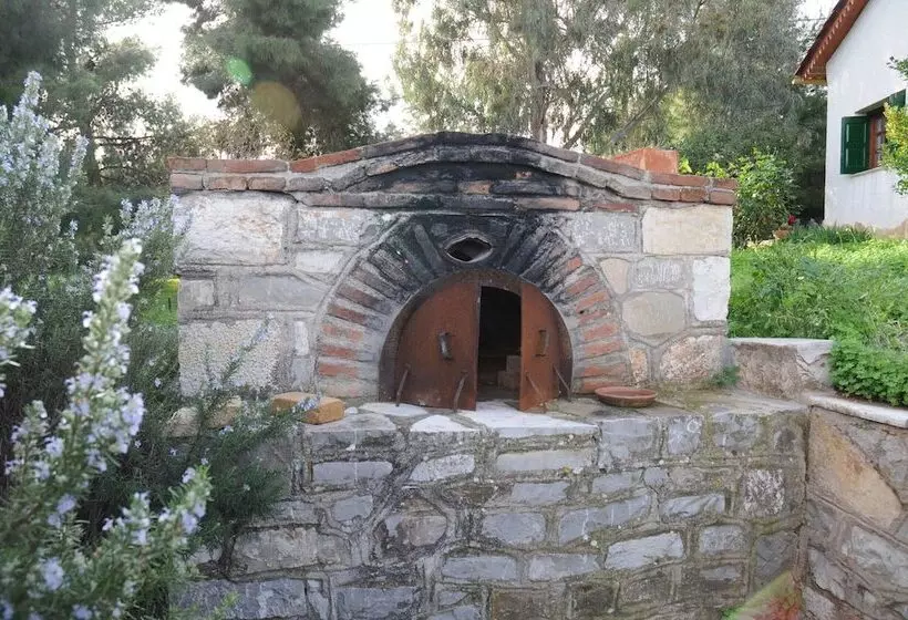Maistros Studios