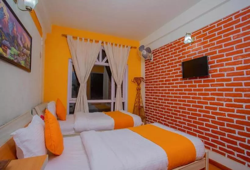 هتل Hari's Home By Oyo Rooms