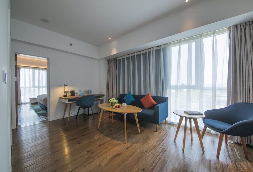 Hotel Holiday Inn Express Qingdao Chengyang Central, An Ihg