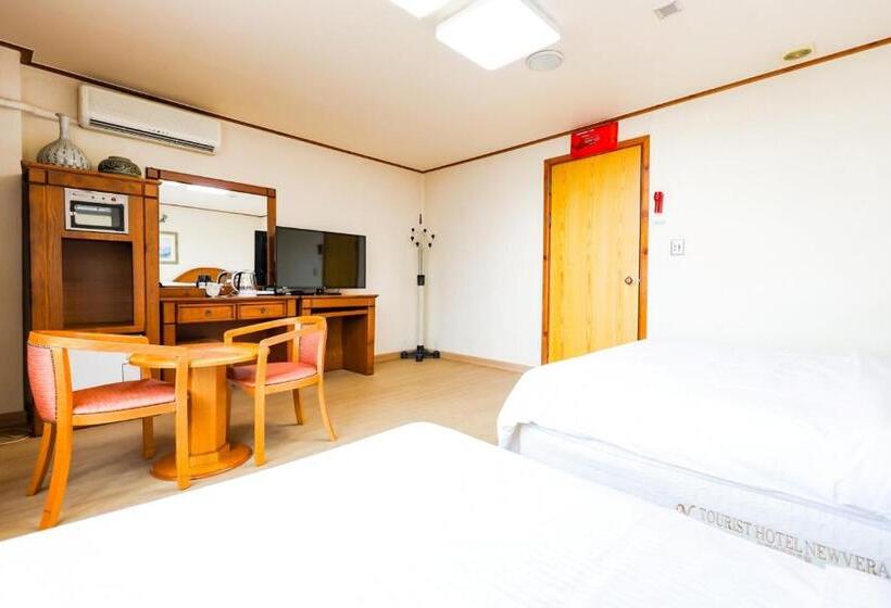 Hotel Newvera
