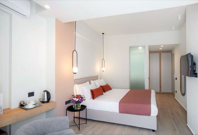 The City Hotel & Suites