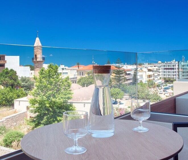 The City Hotel & Suites