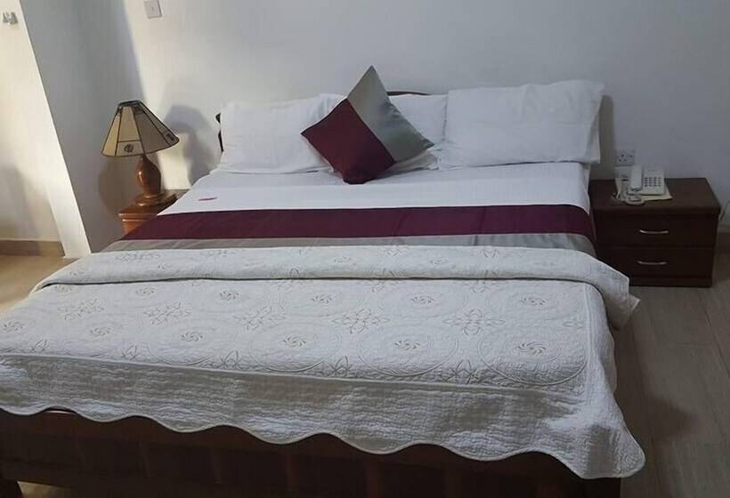 בית מלון כפרי Trust Lodge