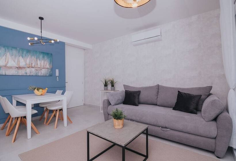 Apartments Pool Villa Aldura