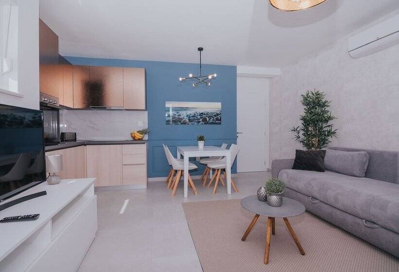 Apartments Pool Villa Aldura