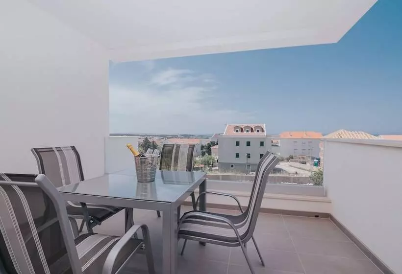 Apartments Pool Villa Aldura