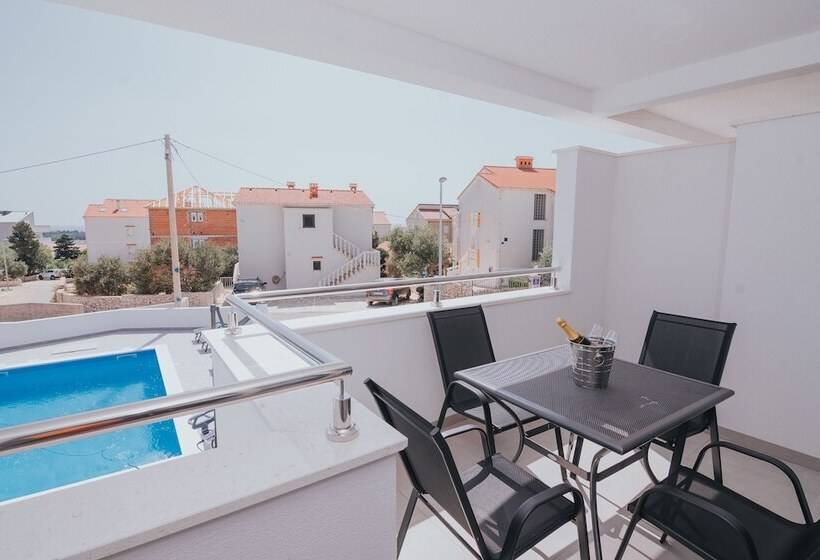 Apartments Pool Villa Aldura