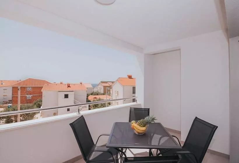 Apartments Pool Villa Aldura