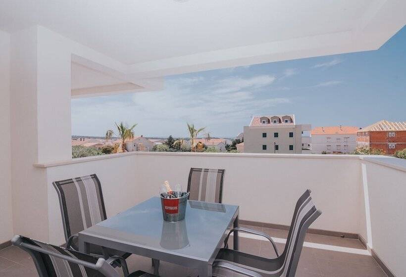 Apartments Pool Villa Aldura