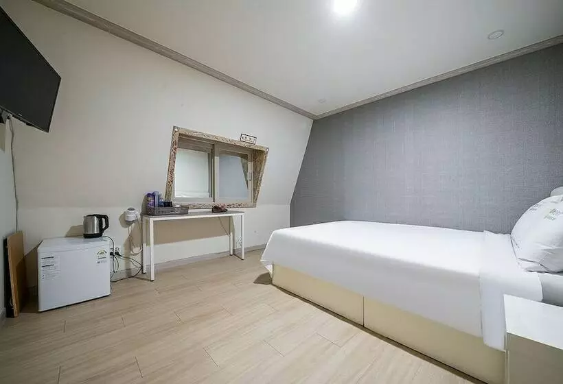 Yeosu Rainbow Self Check In Motel