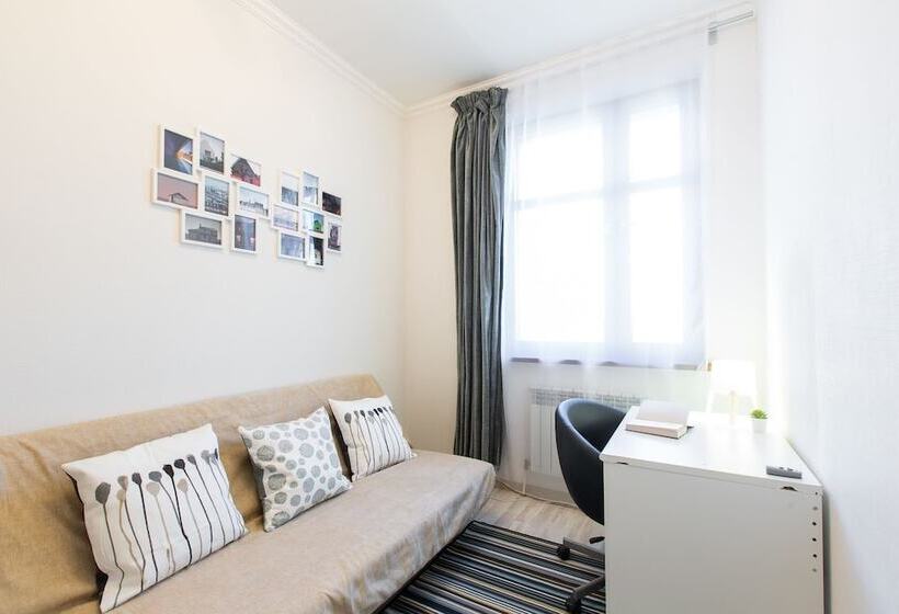 Apart Hotel Oruzheiniy Plaza