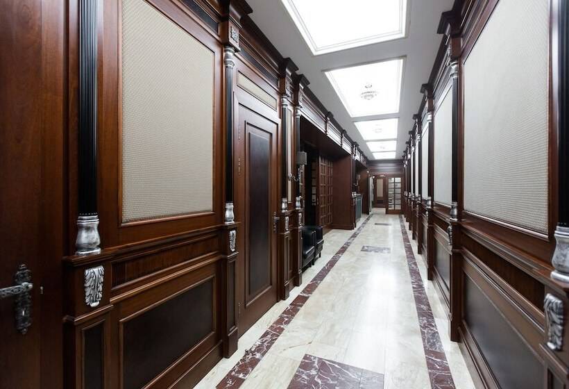 Apart Hotel Oruzheiniy Plaza