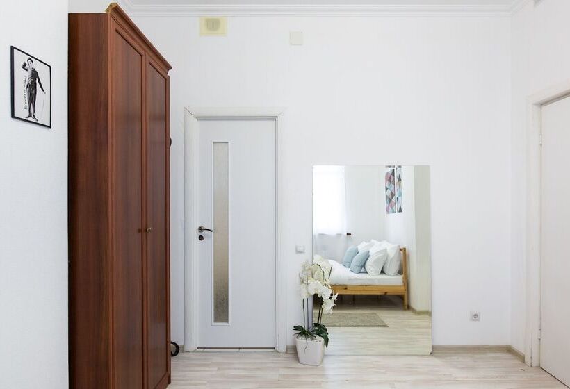 Apart Hotel Oruzheiniy Plaza