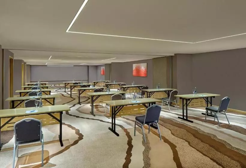 ホテル Four Points By Sheraton Balikpapan