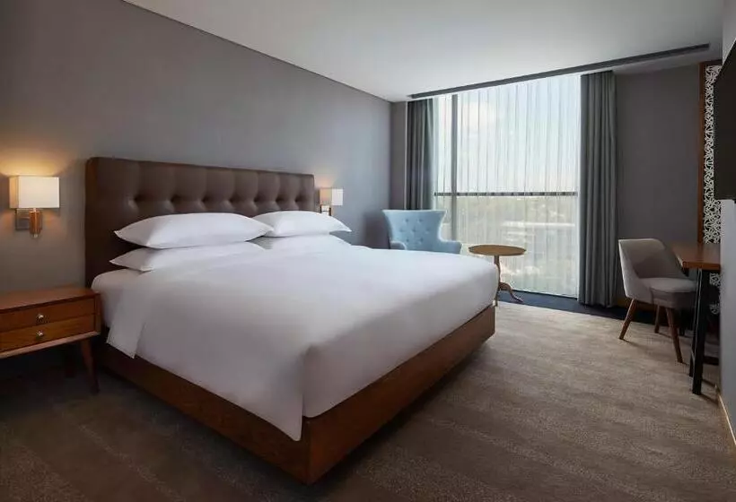 ホテル Four Points By Sheraton Balikpapan