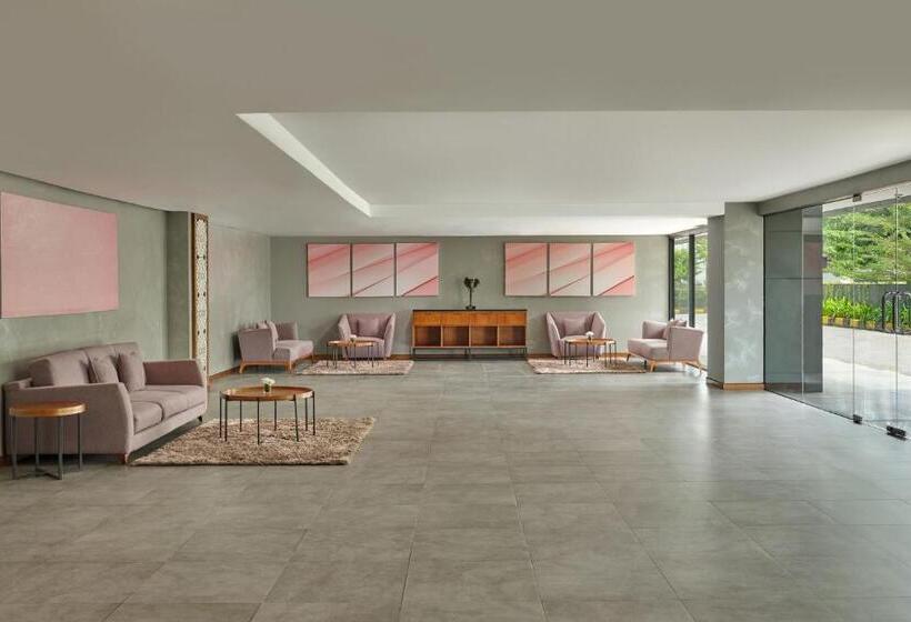 فندق Four Points By Sheraton Balikpapan