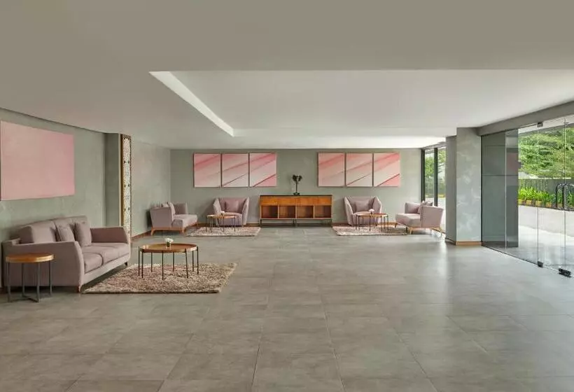 ホテル Four Points By Sheraton Balikpapan