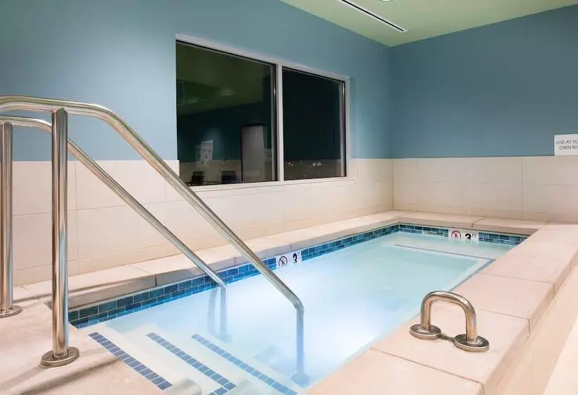 Hotelli Holiday Inn Express & Suites   Ely, An Ihg