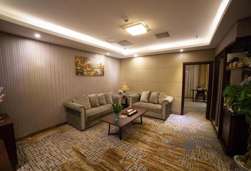 Hotel Peace International