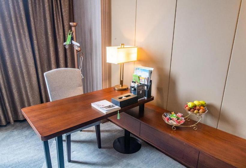 Hotel Peace International