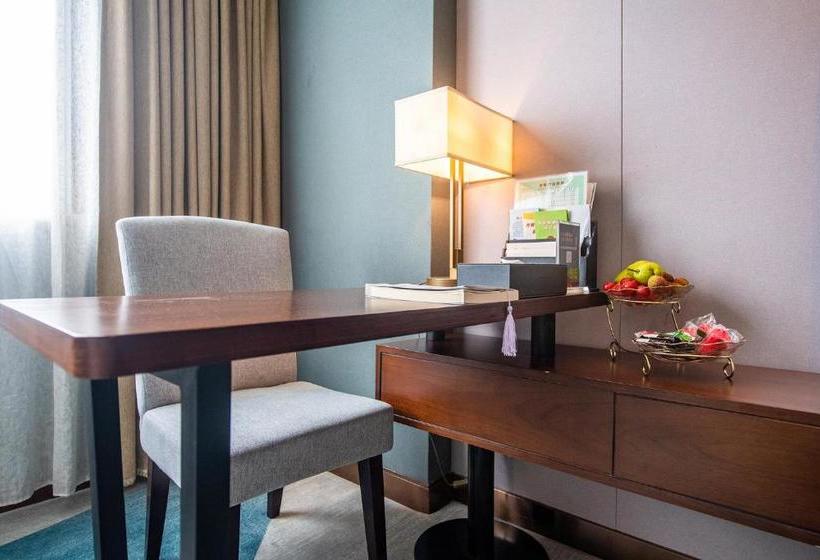 Hotel Peace International