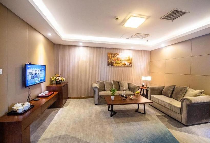 Hotel Peace International