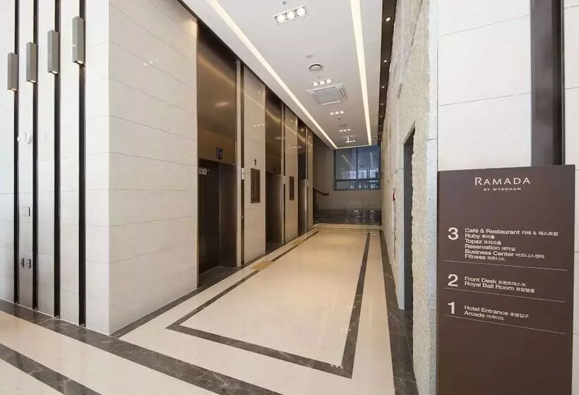 ホテル Ramada By Wyndham Daejeon