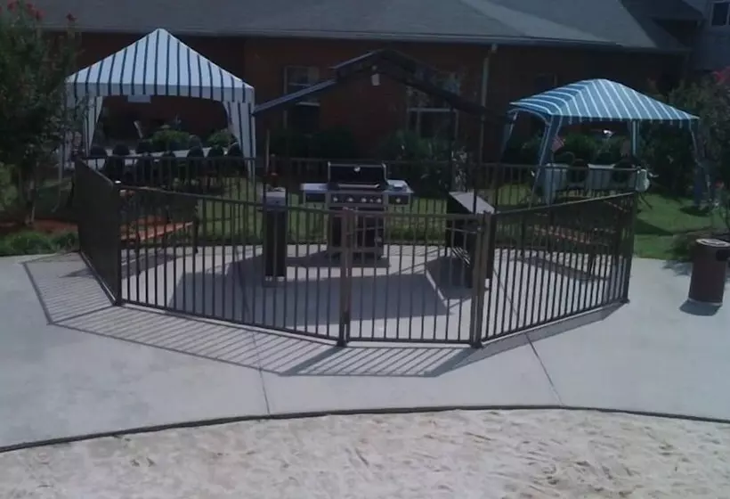 Hotelli The Landmark Inn