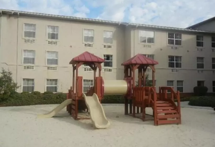 Hotelli The Landmark Inn