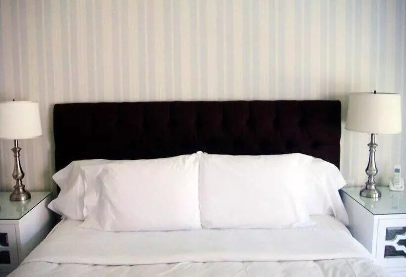 Hotelli The Milestone Inn